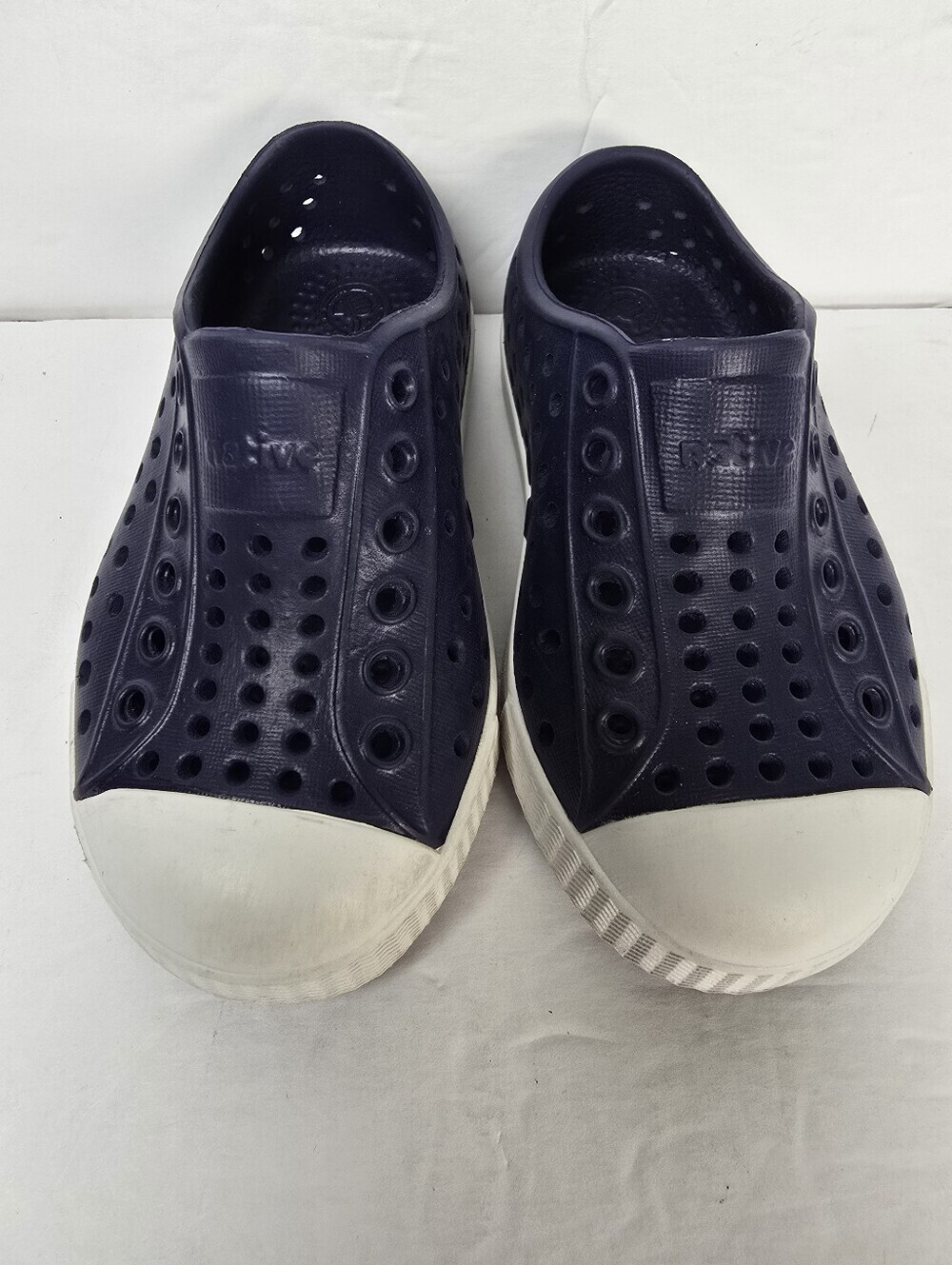 Native Kids Jefferson Navy Slip-On Water-Resistant Shoes with White Toe Size 6